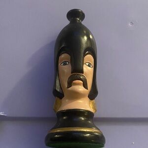Duncan Majestic Black and Gold chess piece